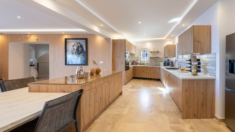 Ma-Cabane - Vente Maison ROQUEBRUNE-SUR-ARGENS, 254 m²