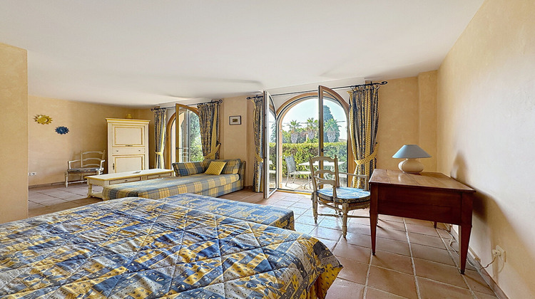 Ma-Cabane - Vente Maison ROQUEBRUNE-SUR-ARGENS, 775 m²
