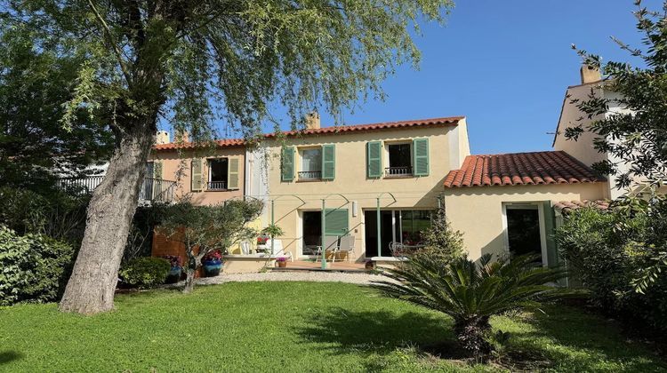 Ma-Cabane - Vente Maison Roquebrune-sur-Argens, 97 m²