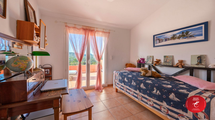 Ma-Cabane - Vente Maison Roquebrune-sur-Argens, 78 m²