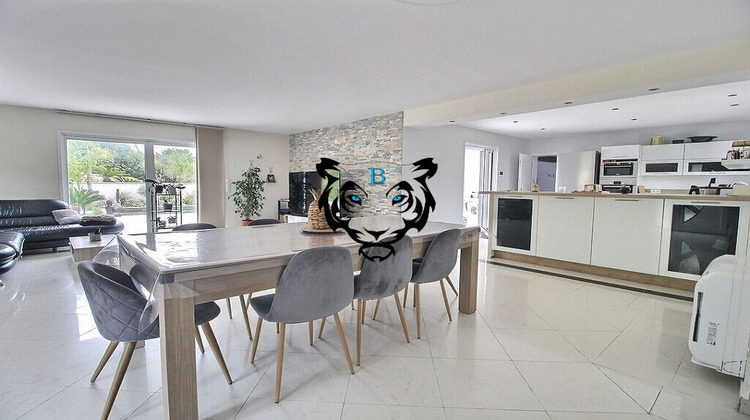 Ma-Cabane - Vente Maison ROQUEBRUNE-SUR-ARGENS, 154 m²