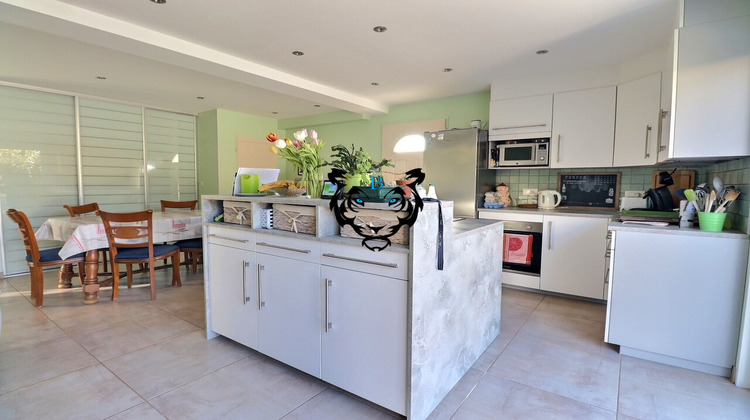 Ma-Cabane - Vente Maison ROQUEBRUNE-SUR-ARGENS, 251 m²