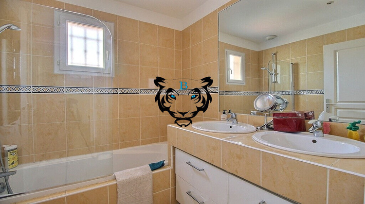 Ma-Cabane - Vente Maison ROQUEBRUNE-SUR-ARGENS, 96 m²