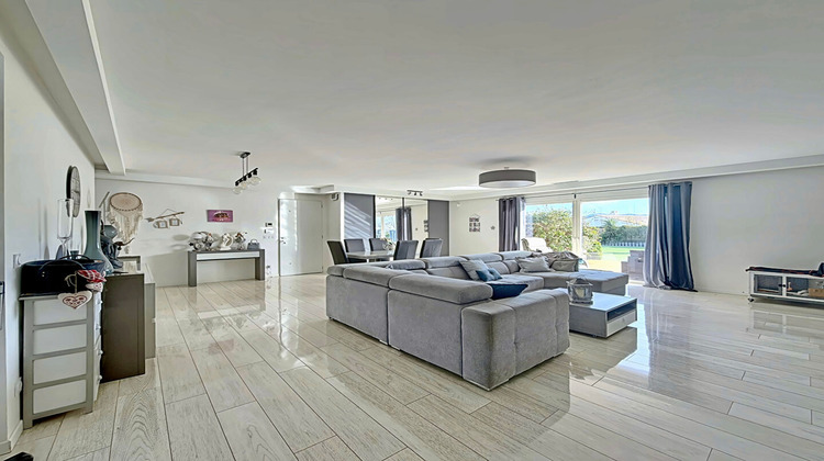 Ma-Cabane - Vente Maison ROQUEBRUNE-SUR-ARGENS, 135 m²