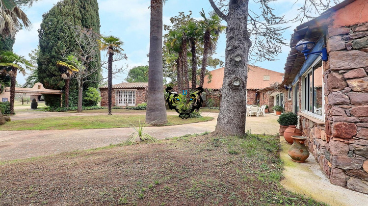 Ma-Cabane - Vente Maison ROQUEBRUNE-SUR-ARGENS, 233 m²