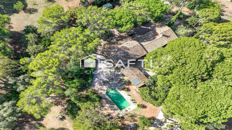 Ma-Cabane - Vente Maison Roquebrune-sur-Argens, 200 m²