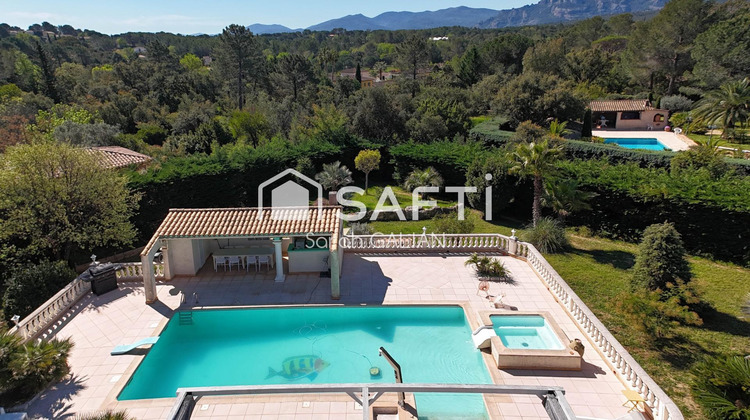 Ma-Cabane - Vente Maison Roquebrune-sur-Argens, 257 m²