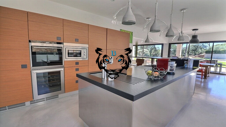 Ma-Cabane - Vente Maison ROQUEBRUNE-SUR-ARGENS, 370 m²