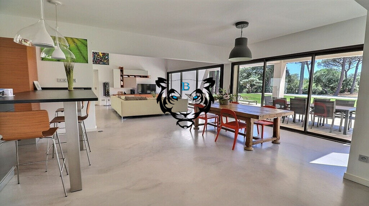 Ma-Cabane - Vente Maison ROQUEBRUNE-SUR-ARGENS, 370 m²