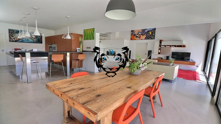 Ma-Cabane - Vente Maison ROQUEBRUNE-SUR-ARGENS, 370 m²