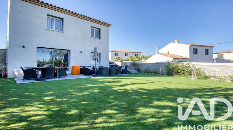 Ma-Cabane - Vente Maison Roquebrune-sur-Argens, 83 m²