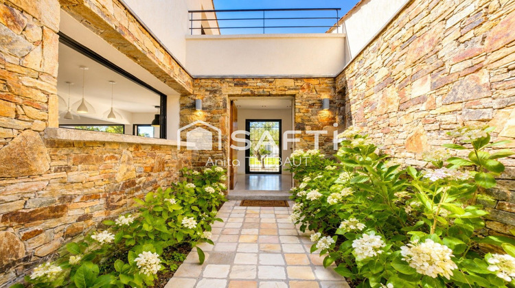 Ma-Cabane - Vente Maison Roquebrune-sur-Argens, 343 m²