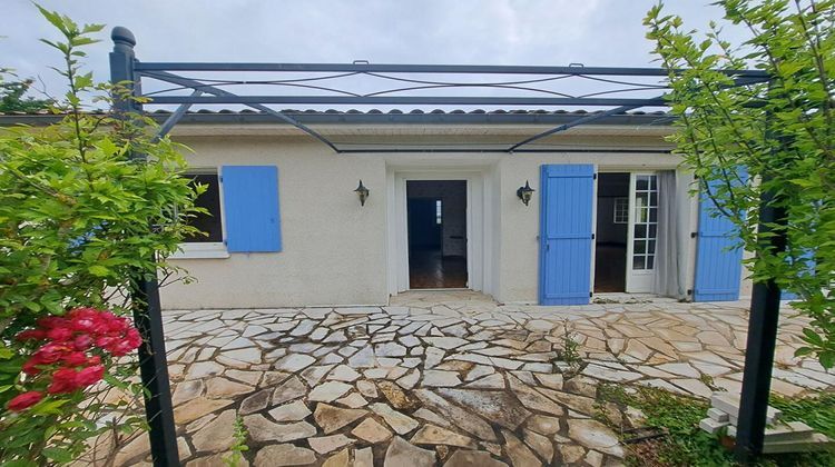 Ma-Cabane - Vente Maison ROULLET SAINT ESTEPHE, 93 m²