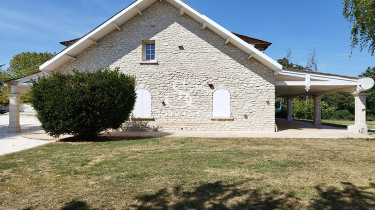 Ma-Cabane - Vente Maison ROULLET-SAINT-ESTEPHE, 240 m²