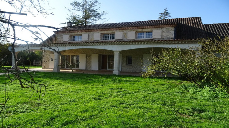 Ma-Cabane - Vente Maison ROULLET SAINT ESTEPHE, 229 m²