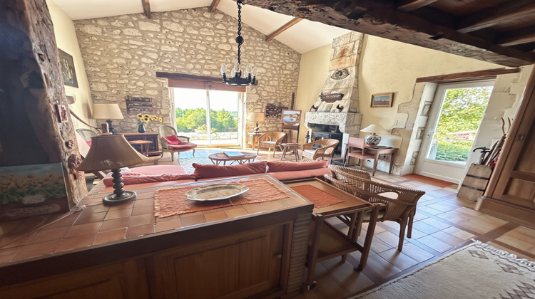Ma-Cabane - Vente Maison Roullet-Saint-Estèphe, 334 m²