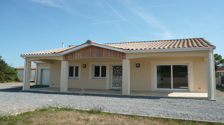 Ma-Cabane - Vente Maison ROULLET SAINT ESTEPHE, 73 m²