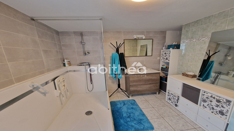 Ma-Cabane - Vente Maison Roumazières-Loubert, 250 m²