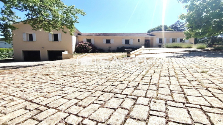 Ma-Cabane - Vente Maison Roumazières-Loubert, 320 m²