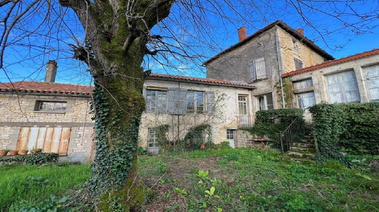 Ma-Cabane - Vente Maison RUFFEC, 173 m²