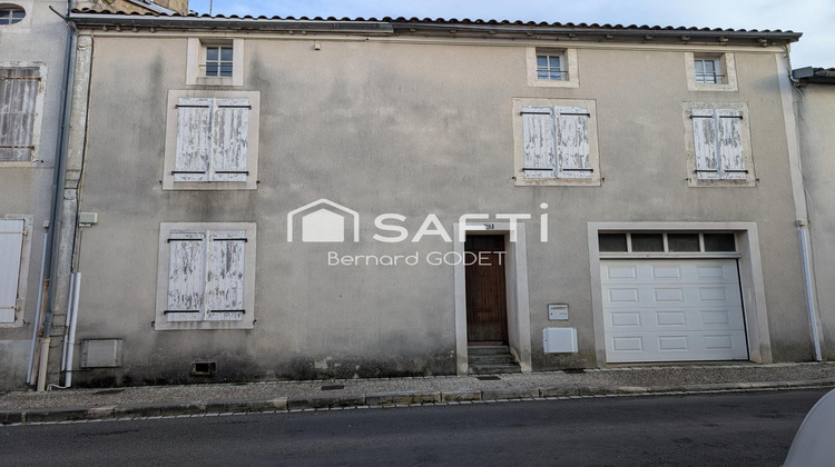 Ma-Cabane - Vente Maison Ruffec, 214 m²