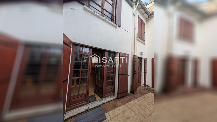 Ma-Cabane - Vente Maison Ruffec, 214 m²