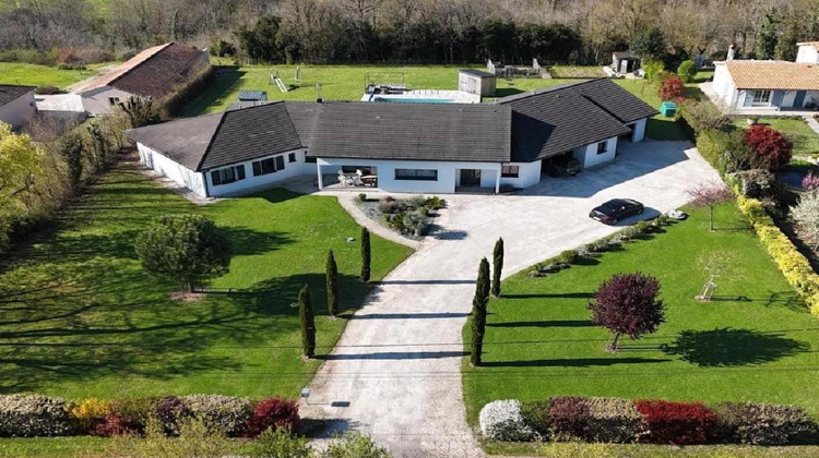 Ma-Cabane - Vente Maison RUFFEC, 257 m²