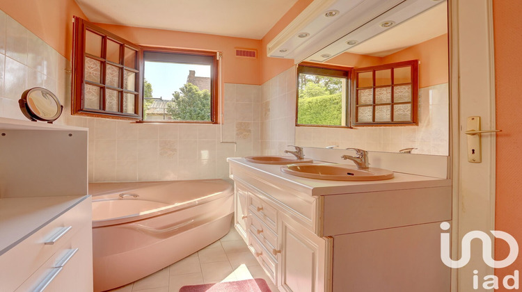 Ma-Cabane - Vente Maison Saint-Étienne-sous-Bailleul, 205 m²