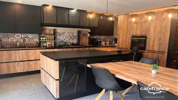 Ma-Cabane - Vente Maison SAINT AMAND LES EAUX, 203 m²
