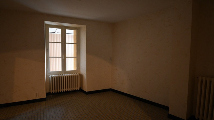 Ma-Cabane - Vente Maison SAINT AMAND MONTROND, 81 m²