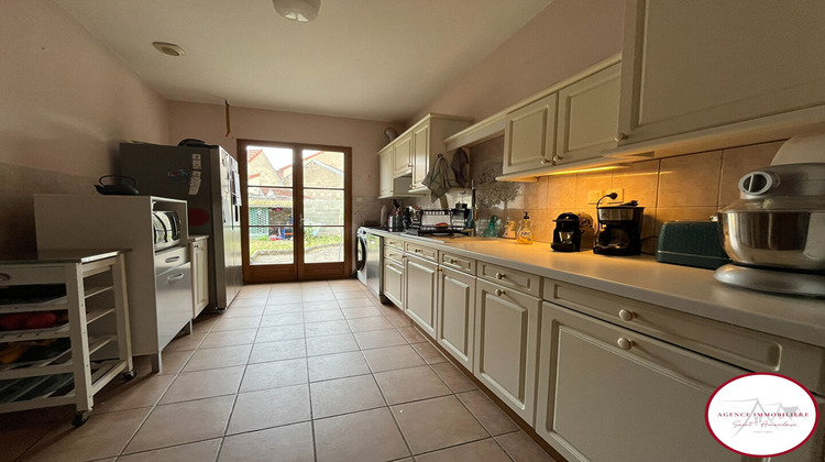 Ma-Cabane - Vente Maison SAINT-AMAND-MONTROND, 146 m²