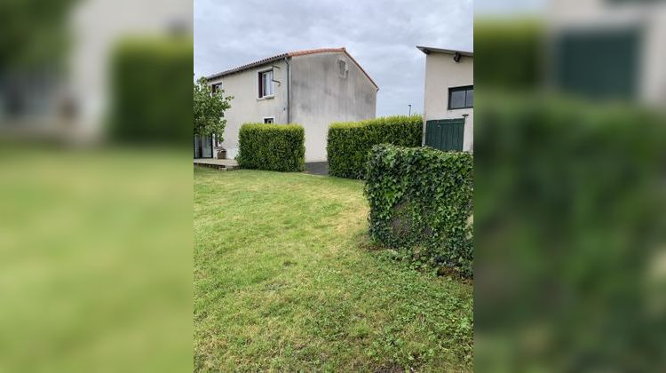 Ma-Cabane - Vente Maison Saint-Amand-sur-Sèvre, 2300 m²