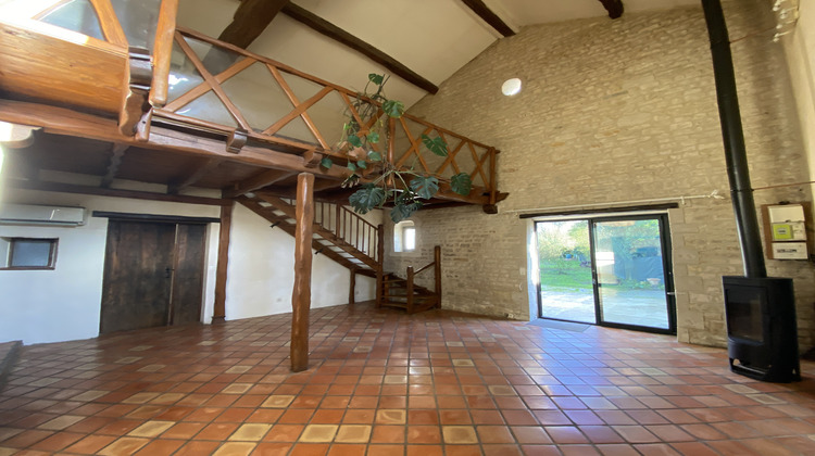 Ma-Cabane - Vente Maison Saint-Amant-de-Boixe, 151 m²