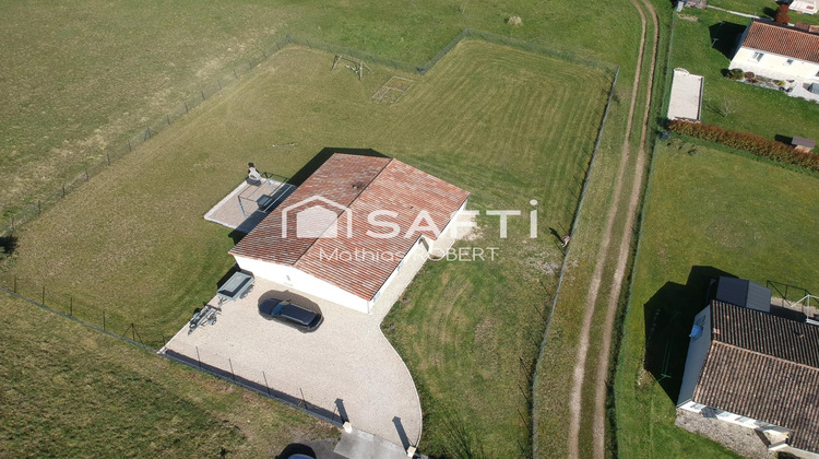 Ma-Cabane - Vente Maison Saint-Amant-de-Boixe, 106 m²