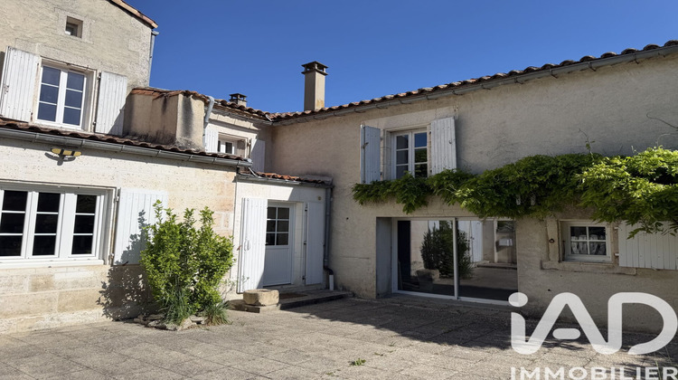 Ma-Cabane - Vente Maison Saint-Amant-de-Boixe, 240 m²
