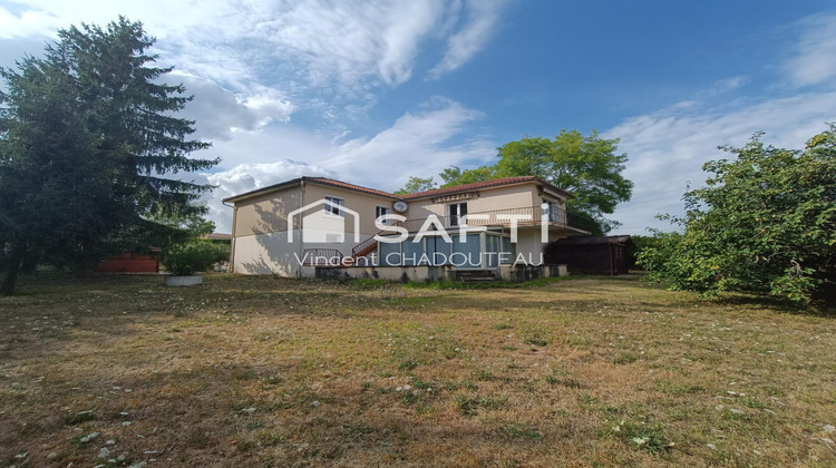 Ma-Cabane - Vente Maison Saint-Amant-de-Boixe, 144 m²