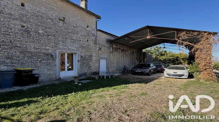 Ma-Cabane - Vente Maison Saint-Amant-de-Boixe, 111 m²