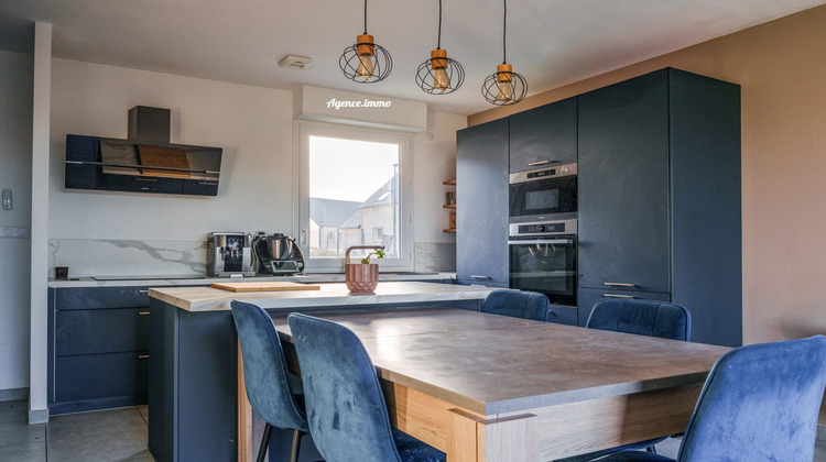 Ma-Cabane - Vente Maison Saint-Antoine-du-Rocher, 88 m²