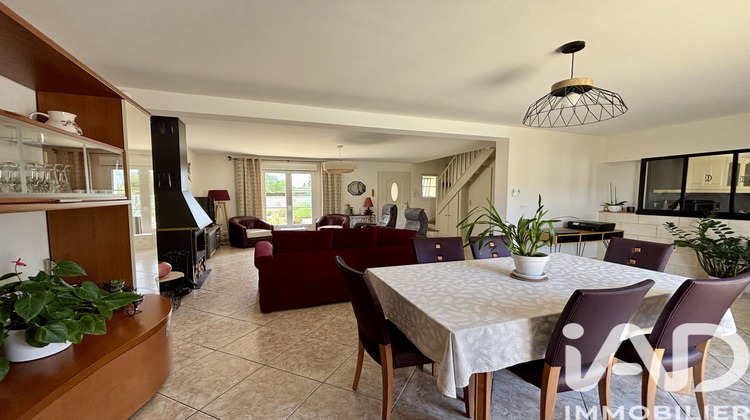 Ma-Cabane - Vente Maison Saint-Antoine-du-Rocher, 142 m²