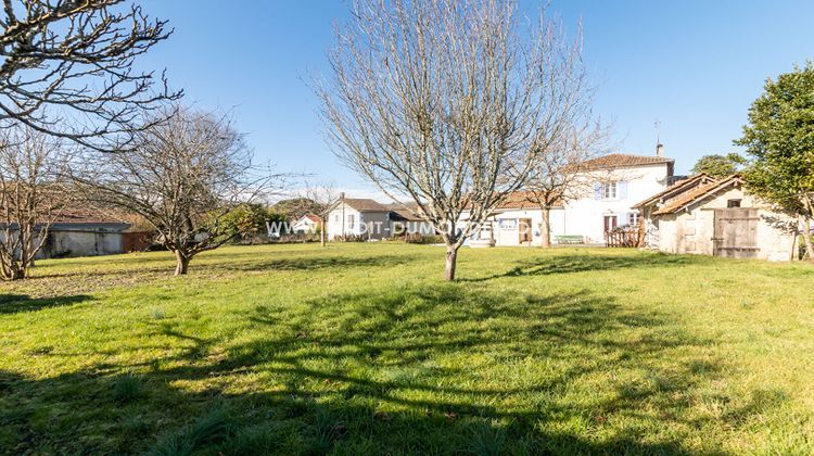 Ma-Cabane - Vente Maison SAINT-ASTIER, 276 m²