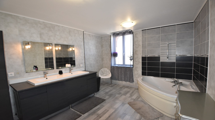 Ma-Cabane - Vente Maison SAINT AUBIN SUR LOIRE, 201 m²
