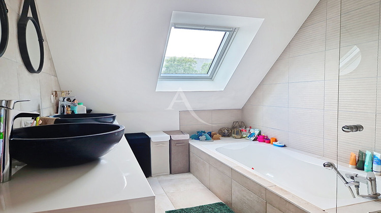 Ma-Cabane - Vente Maison SAINT-BARTHELEMY-D'ANJOU, 100 m²