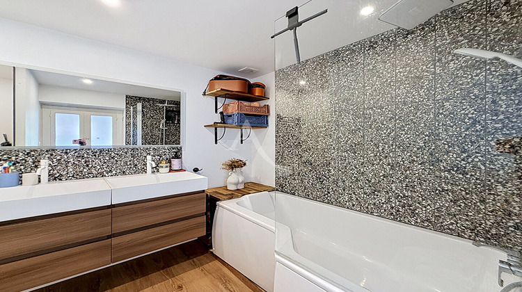Ma-Cabane - Vente Maison SAINT-BARTHELEMY-D'ANJOU, 101 m²