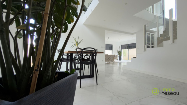 Ma-Cabane - Vente Maison SAINT BARTHELEMY D'ANJOU, 146 m²