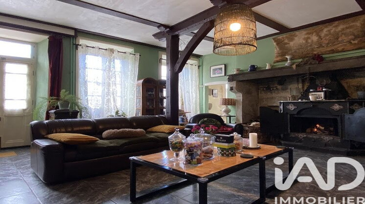 Ma-Cabane - Vente Maison Saint-Bonnet-le-Chastel, 300 m²