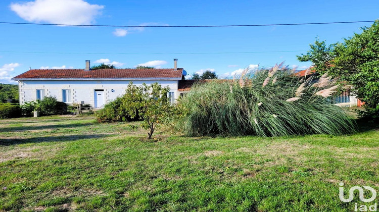 Ma-Cabane - Vente Maison Saint Bonnet sur Gironde, 387 m²