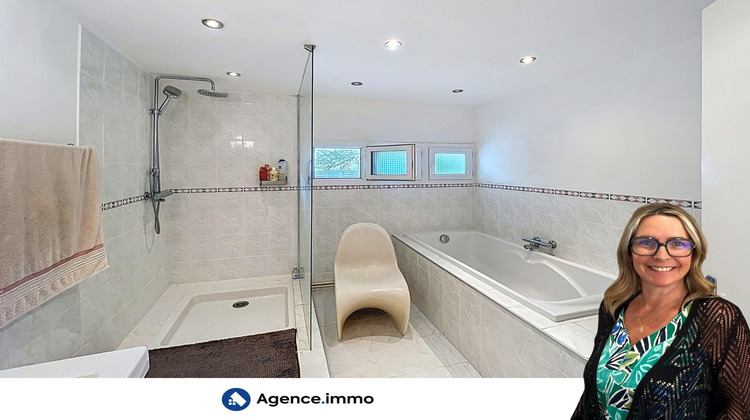 Ma-Cabane - Vente Maison Saint-Bonnet-sur-Gironde, 234 m²