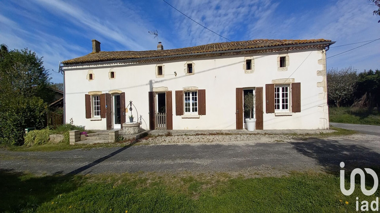 Ma-Cabane - Vente Maison Saint-Bonnet-sur-Gironde, 236 m²