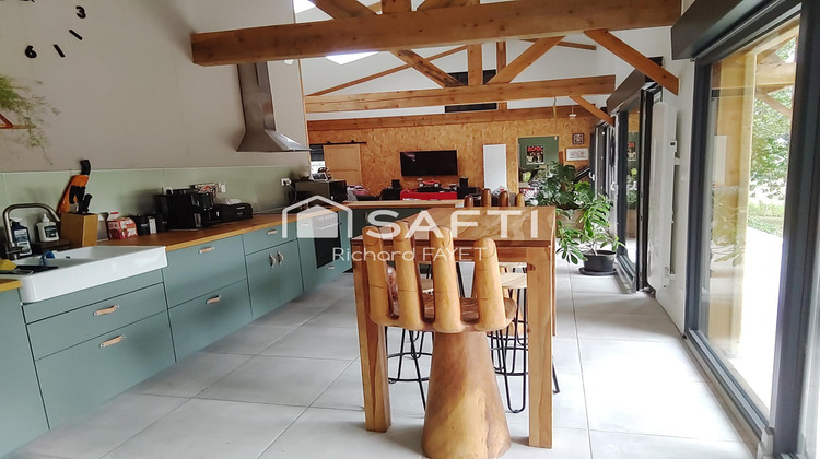 Ma-Cabane - Vente Maison Saint-Bonnet-sur-Gironde, 150 m²