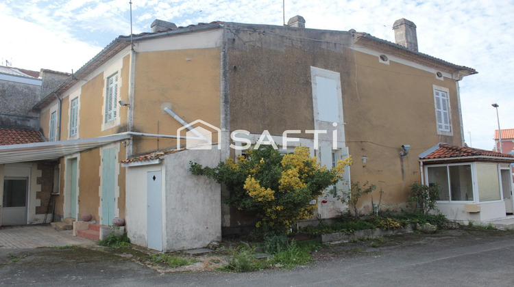 Ma-Cabane - Vente Maison Saint-Bonnet-sur-Gironde, 311 m²